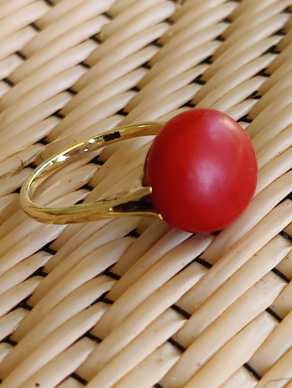 🪸 Antique 14K Gold Coral Ring - Picture 3 of 7